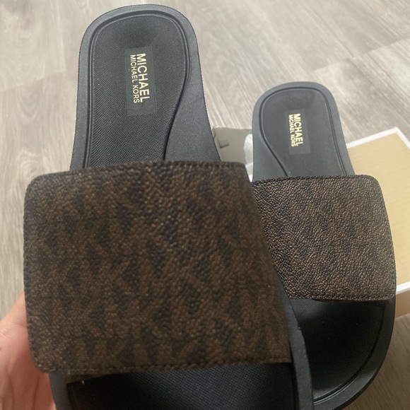 Michael Kors Slides - Picture 2 of 2